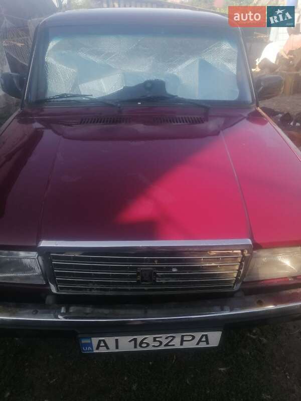 Седан ВАЗ / Lada 2107 2004 в Киеве