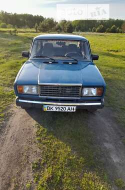 Седан ВАЗ / Lada 2107 2006 в Вараші