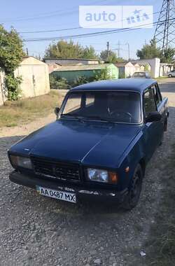 Седан ВАЗ / Lada 2107 2001 в Чернівцях