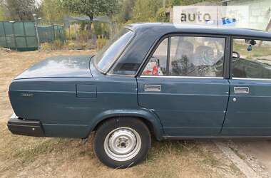 Седан ВАЗ / Lada 2107 2003 в Шостке