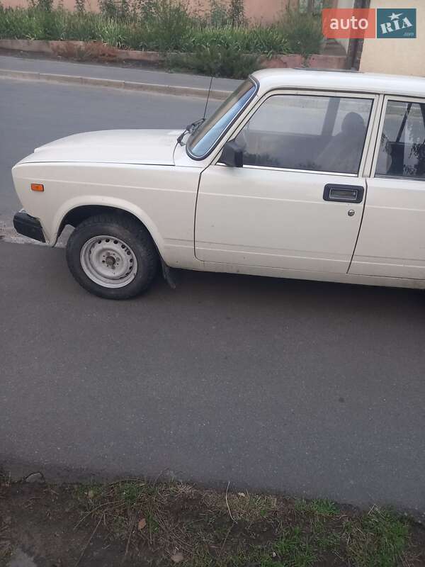 Седан ВАЗ / Lada 2107 1992 в Балті