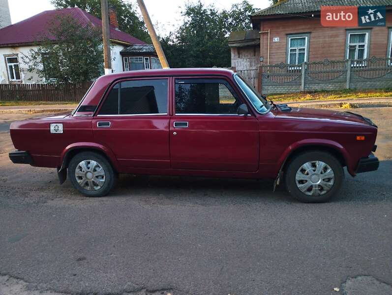 Седан ВАЗ / Lada 2107 2006 в Овруче
