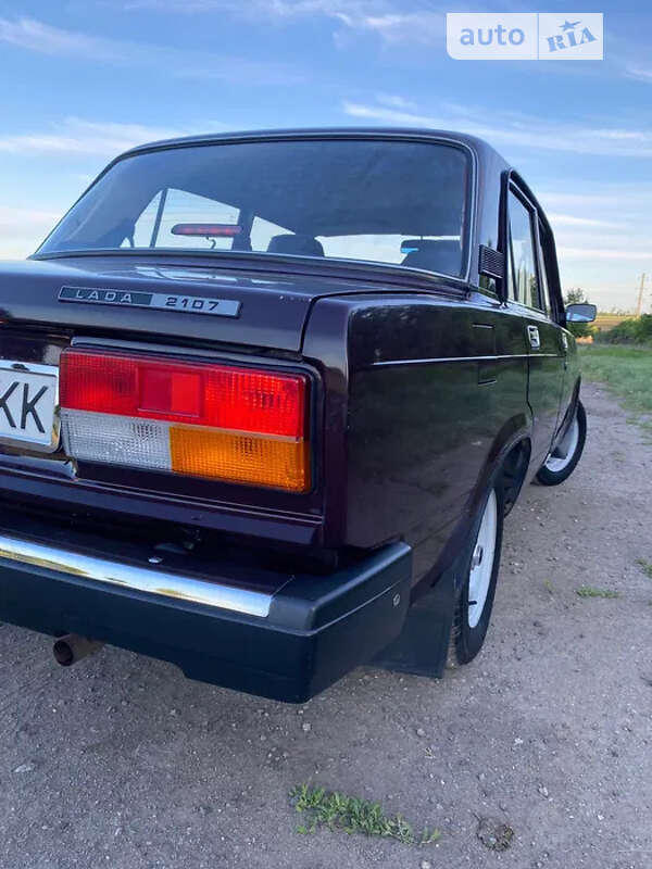 Седан ВАЗ / Lada 2107 2008 в Днепре
