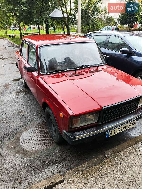 Седан ВАЗ / Lada 2107 2003 в Калуше