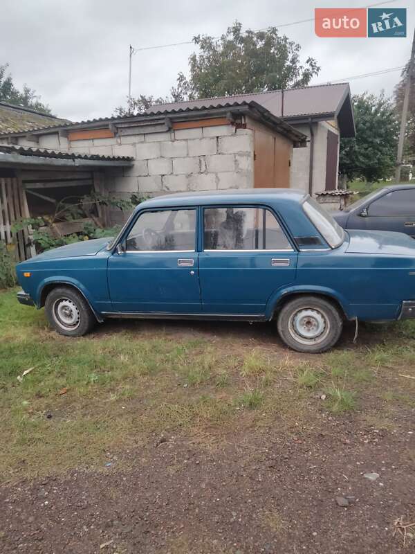 Седан ВАЗ / Lada 2107 2004 в Луцьку