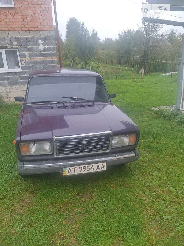 Седан ВАЗ / Lada 2107 2005 в Надворной