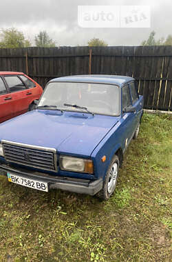 Седан ВАЗ / Lada 2107 2004 в Рівному