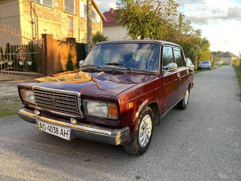 Седан ВАЗ / Lada 2107 2006 в Ужгороде