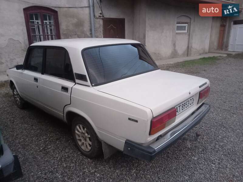 Седан ВАЗ / Lada 2107 1995 в Снятине