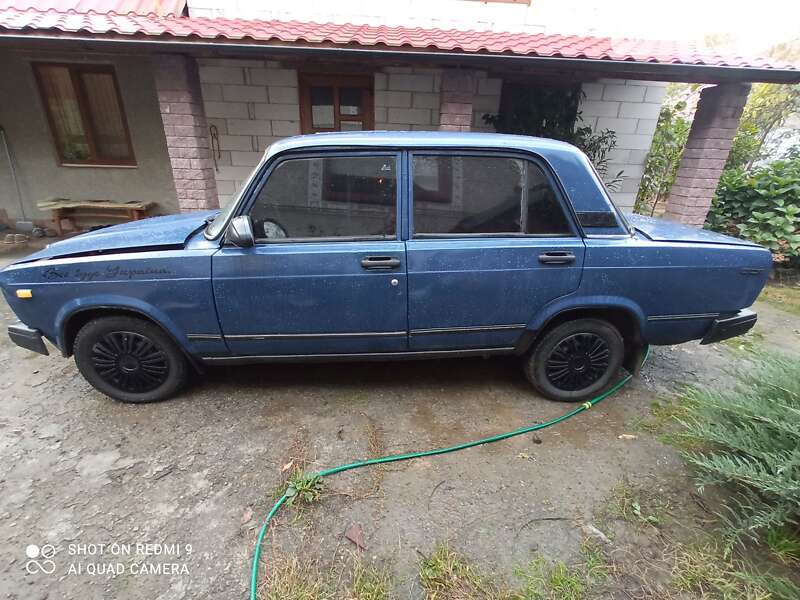 Седан ВАЗ / Lada 2107 2005 в Бедевле