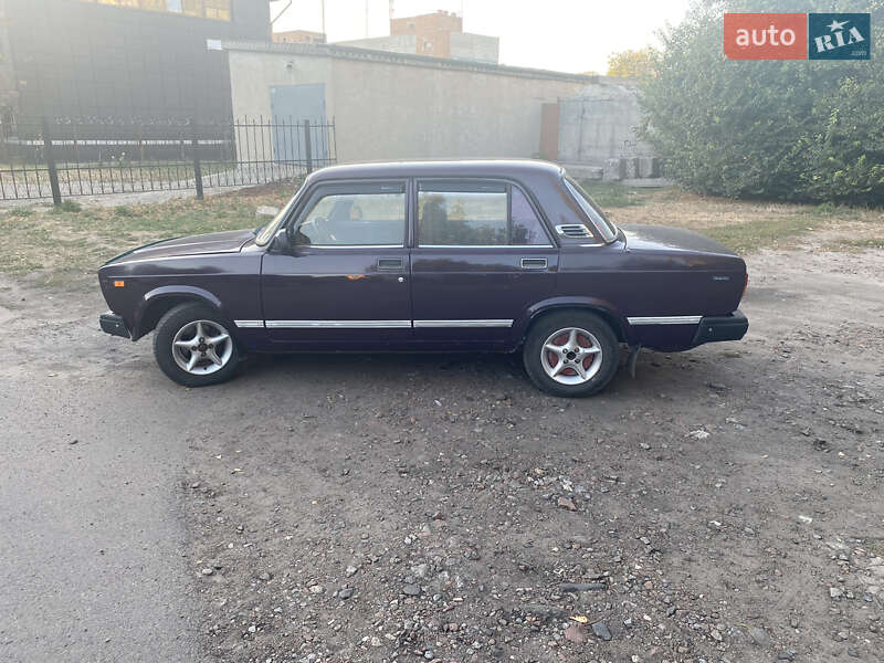 Седан ВАЗ / Lada 2107 2005 в Нежине