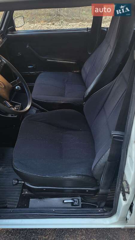 Седан ВАЗ / Lada 2107 1992 в Переяславі