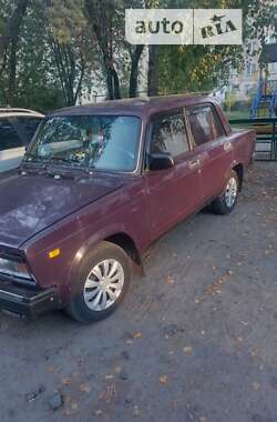 Седан ВАЗ / Lada 2107 2004 в Киеве