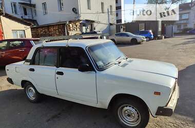 Седан ВАЗ / Lada 2107 2004 в Хмельницком