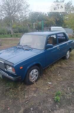 Седан ВАЗ / Lada 2107 2004 в Березане