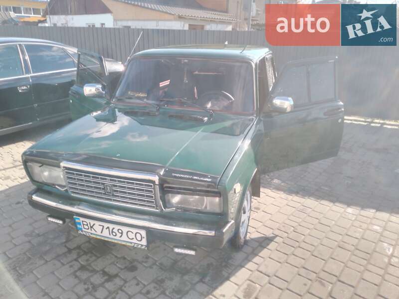 Седан ВАЗ / Lada 2107 1998 в Рокитному