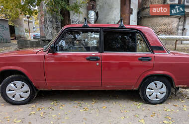 Седан ВАЗ / Lada 2107 1994 в Днепре