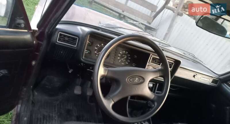 Седан ВАЗ / Lada 2107 2005 в Чернівцях