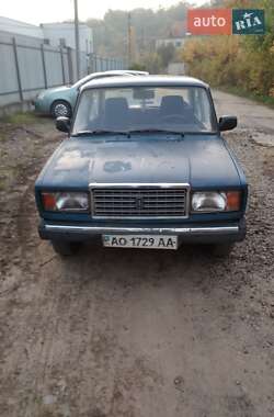 Седан ВАЗ / Lada 2107 2004 в Ужгороде