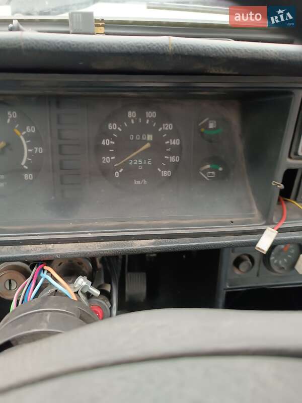 Седан ВАЗ / Lada 2107 2005 в Луцке