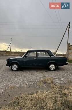 Седан ВАЗ / Lada 2107 2004 в Славянске