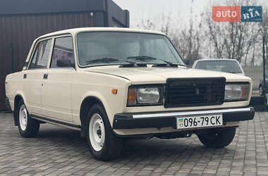 Седан ВАЗ / Lada 2107 1996 в Лубнах