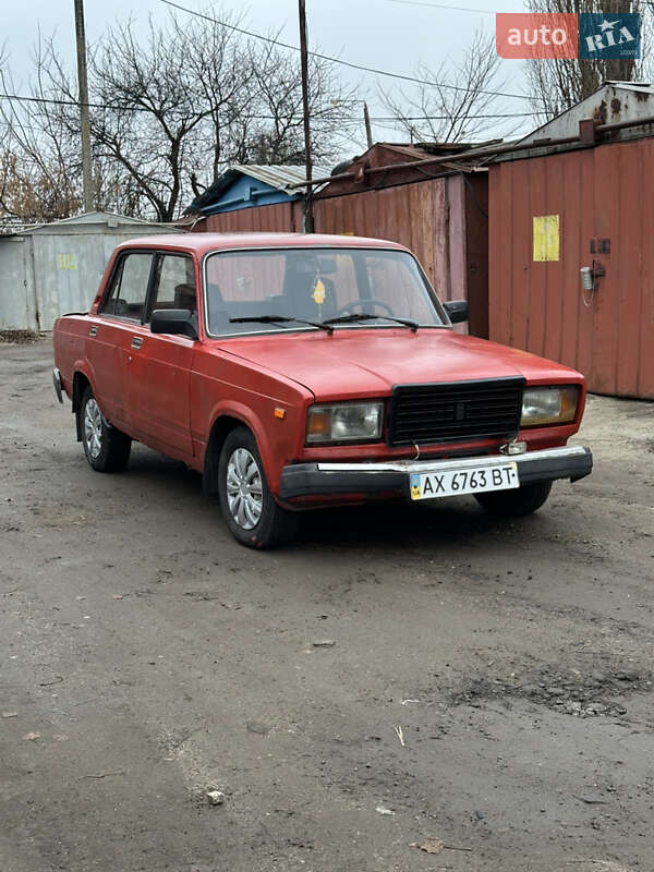 Седан ВАЗ / Lada 2107 1985 в Харькове