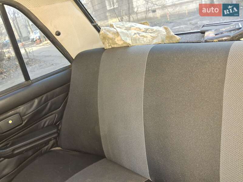 Седан ВАЗ / Lada 2107 2004 в Одесі