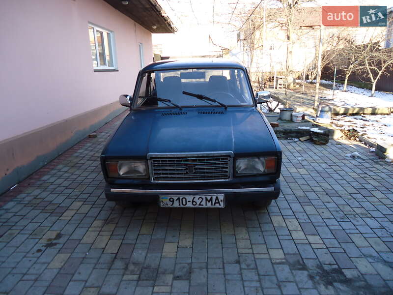 Седан ВАЗ / Lada 2107 2002 в Умані