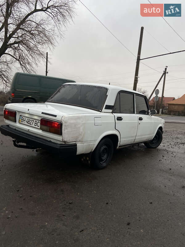 Седан ВАЗ / Lada 2107 2002 в Подольске
