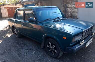 Седан ВАЗ 2107 2004 в 