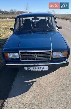 Седан ВАЗ 2107 2004 в 