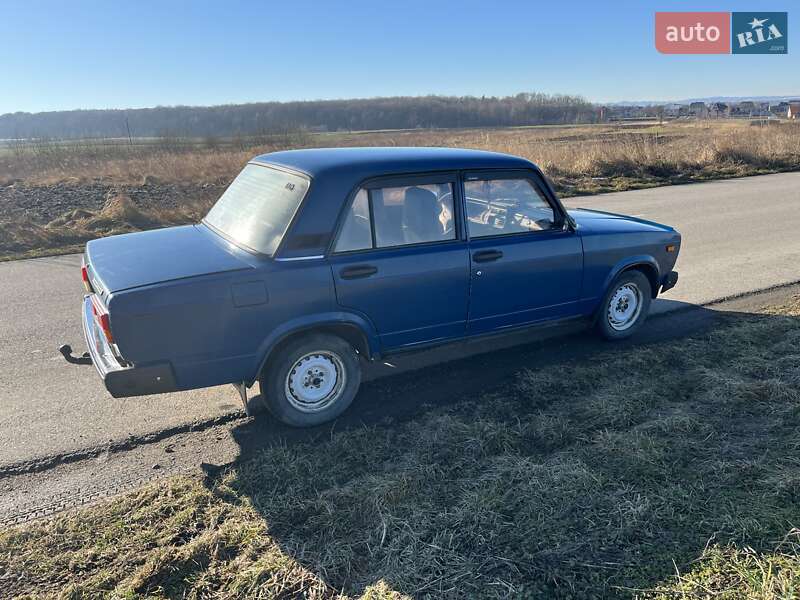 Седан ВАЗ / Lada 2107 2004 в Жидачове