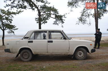 Седан ВАЗ / Lada 2107 1996 в Черкасах