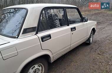 Седан ВАЗ / Lada 2107 1995 в Глухові