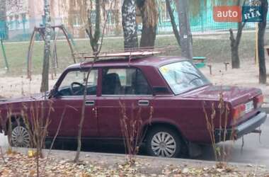 Седан ВАЗ 2107 2004 в 