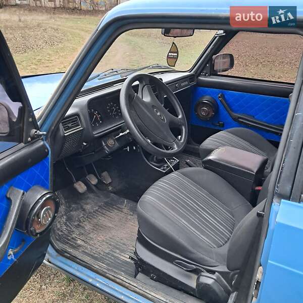 Седан ВАЗ / Lada 2107 2004 в Кривом Роге
