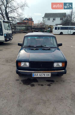 Седан ВАЗ / Lada 2107 2004 в Киеве