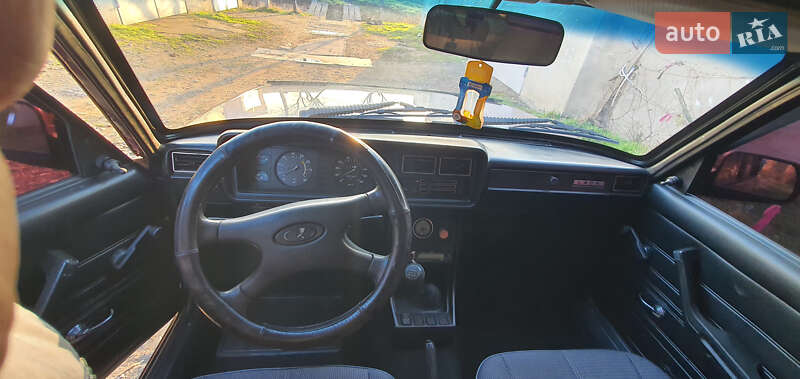 Седан ВАЗ / Lada 2107 2002 в Рені