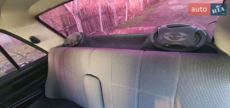 Седан ВАЗ / Lada 2107 2002 в Рені