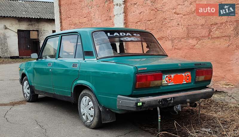 Седан ВАЗ / Lada 2107 2005 в Христинівці