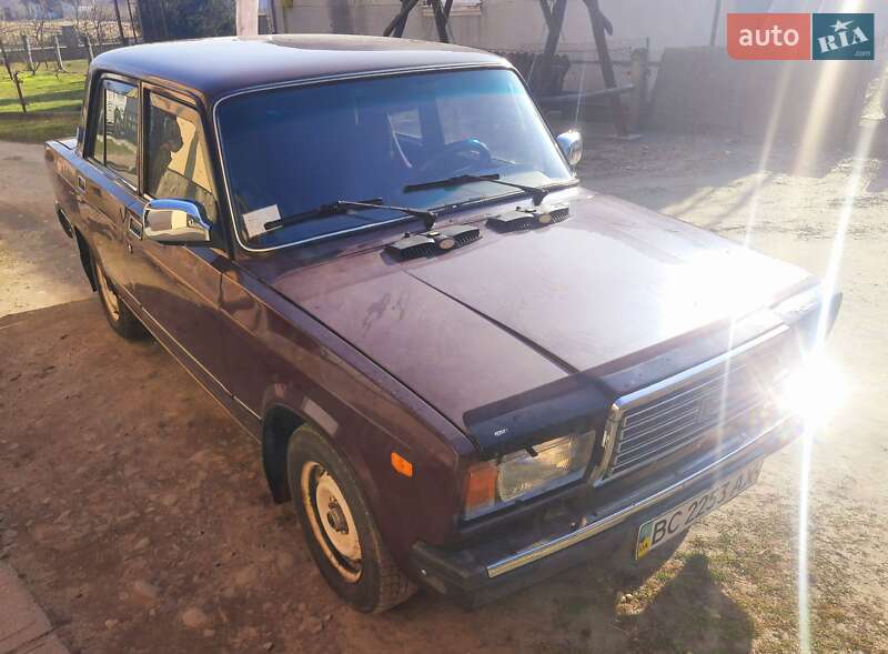Седан ВАЗ / Lada 2107 2006 в Ходорове