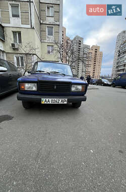 Седан ВАЗ / Lada 2107 2010 в Киеве