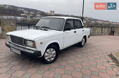 Седан ВАЗ / Lada 2107 2001 в Могилев-Подольске