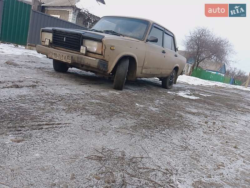 Седан ВАЗ / Lada 2107 1984 в Межовій