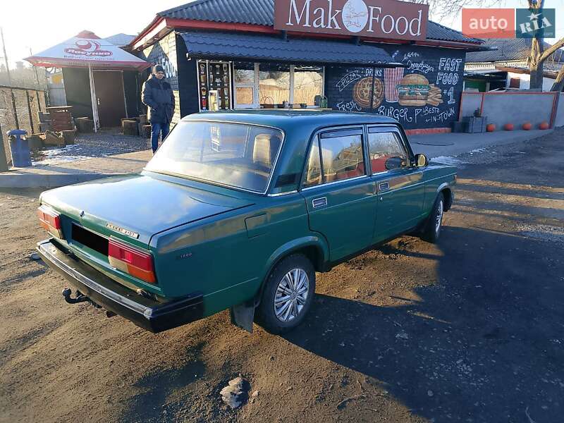 Седан ВАЗ / Lada 2107 2005 в Шполе