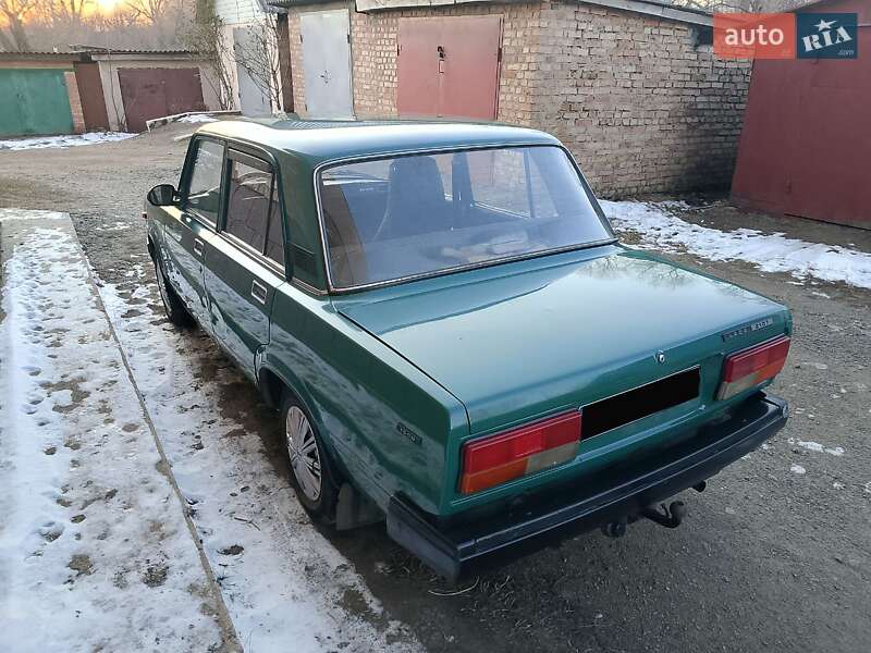 Седан ВАЗ / Lada 2107 2005 в Шполе
