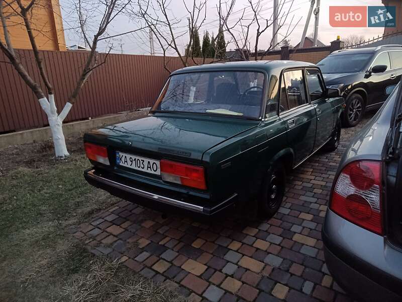 Седан ВАЗ / Lada 2107 1998 в Києві