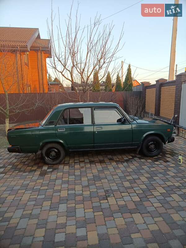 Седан ВАЗ / Lada 2107 1998 в Києві