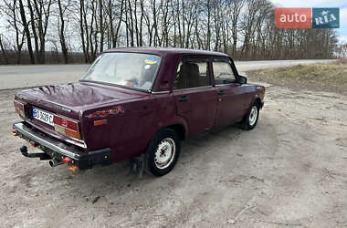 Седан ВАЗ / Lada 2107 2002 в Зборове